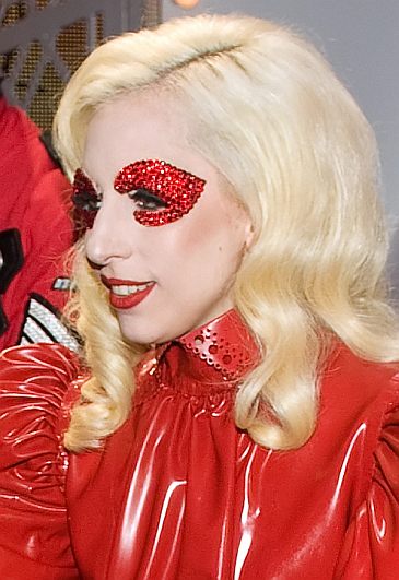Lady GaGa u... Królowej Elżbiety! (ZDJĘCIA!)